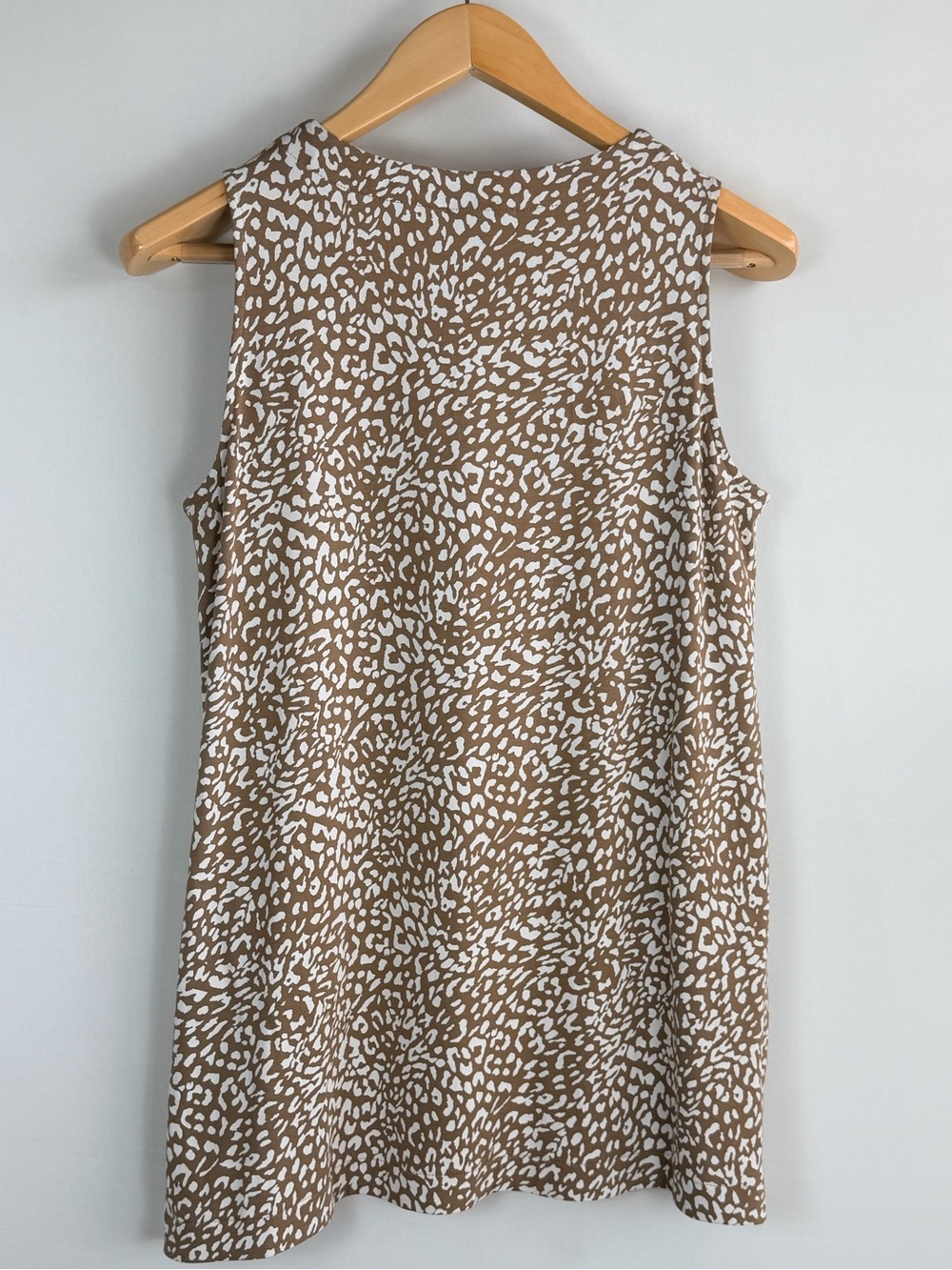 J.Jill Wearever Collection Brown Animal Print Sleeveless Tunic Top Small - Picture 2 of 5